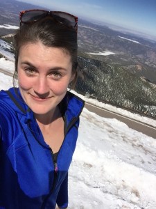 I dared myself to get out of the car and near the edge. This picture is proof and so is my face. Mommy!